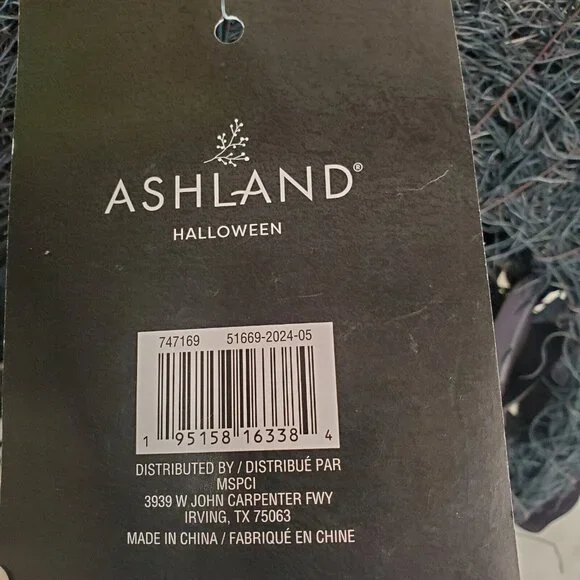 Halloween Wreath Haunted Home Pirate Skeleton Skull Spiders Flowers Black 21" - Picture 8 of 9